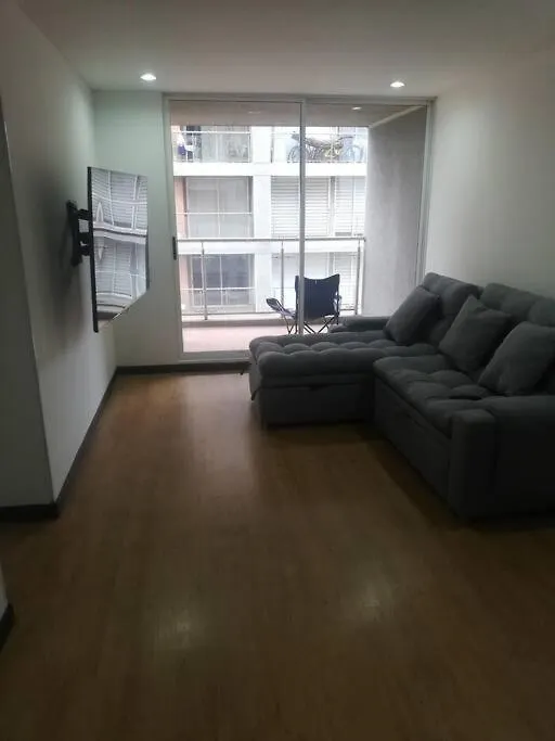 Residencia Aeropuerto Bogotá: Habitación Privada con Zonas Comunes 0*, Bogota Colombia